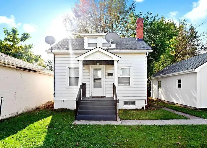 Cozy Cottage 10 Mins To Dtwn Cle Free Parking