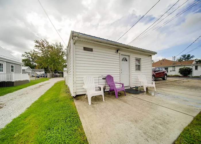 Geneva Cottage W/ Patio - Walk To Park, Lake Erie!